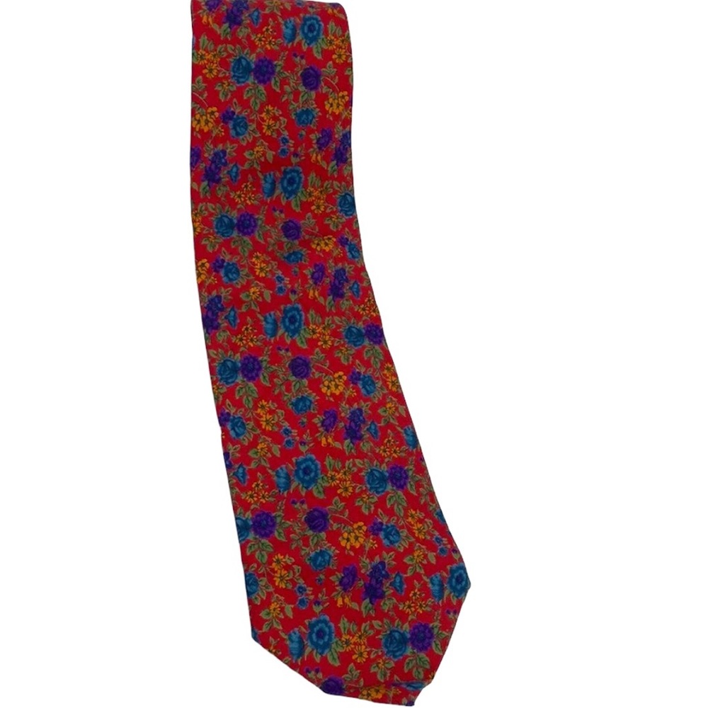 Giada 💯% Silk Blue & Purple Flowers on Red…